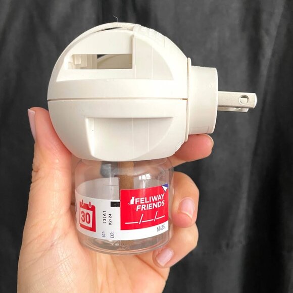 FELIWAY (for Cats) Plug-In Diffuser - empty - Picture 2 of 8